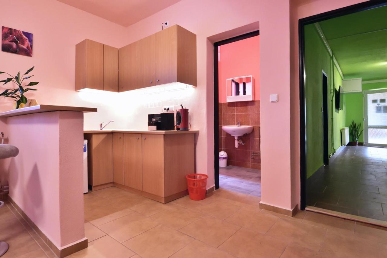 Hotel Nika Beds Pardubice Exterior foto