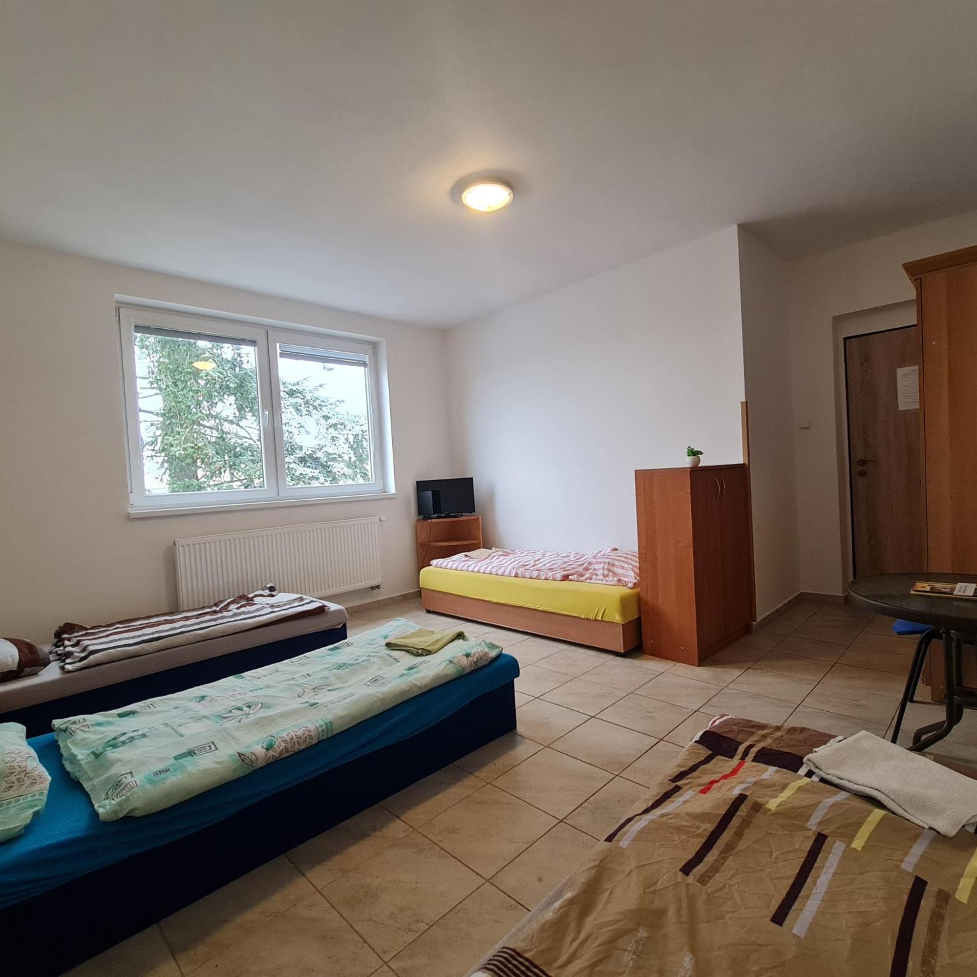 Hotel Nika Beds Pardubice Exterior foto